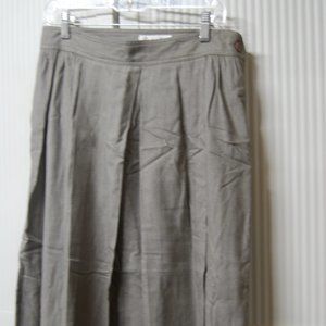 UNISEX, LADIES, GRAY SILK TEA LENGTH SKIRT WITH A SIDE BUTTON AND ZIPPER
